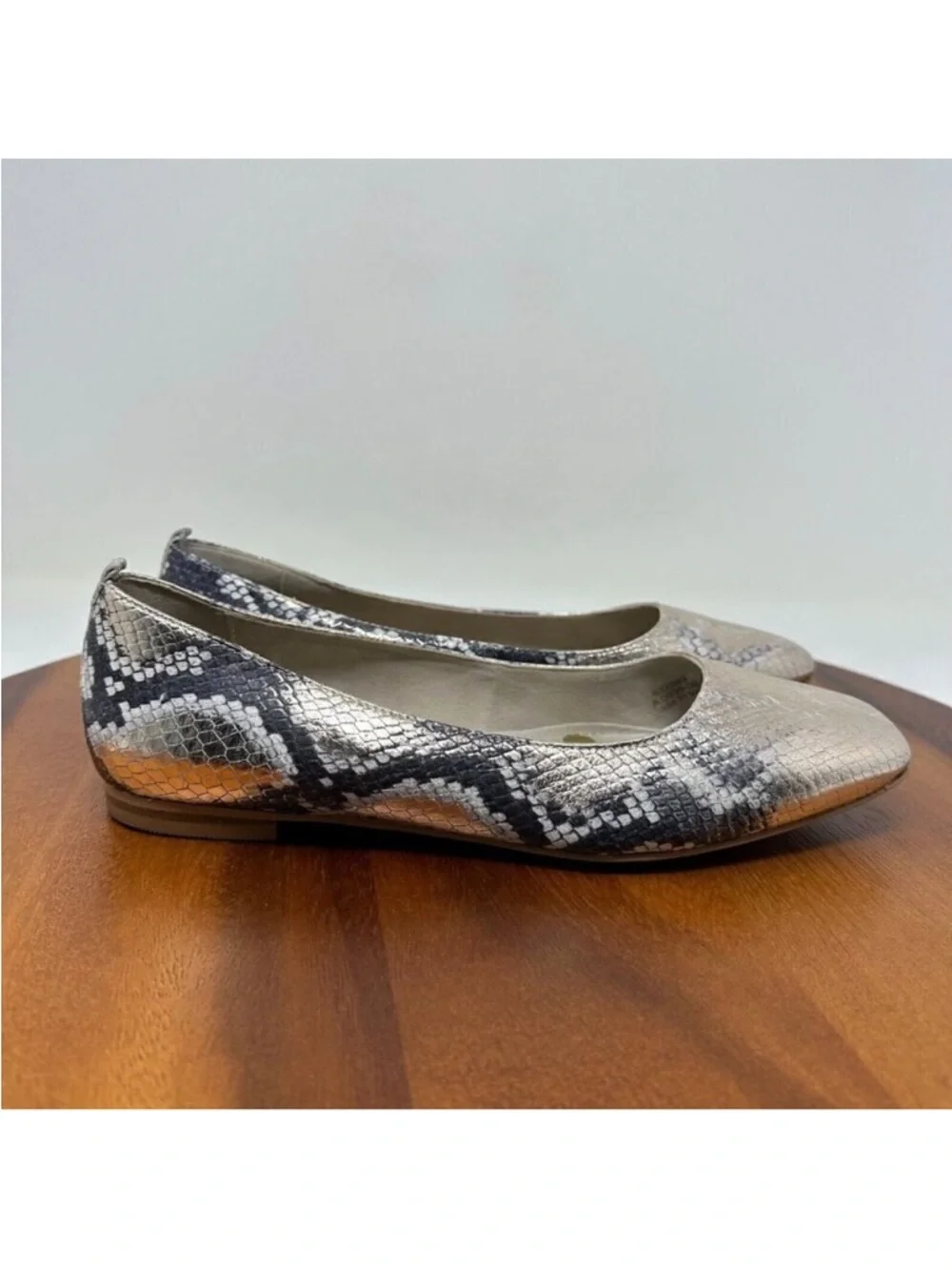 Boden Flats Olive Ballerinas Shoes Sz 38 Metallic Snake print‎ Square toe